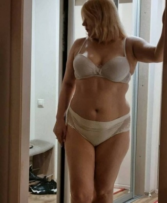 Марина, 38 лет, 4 размер груди